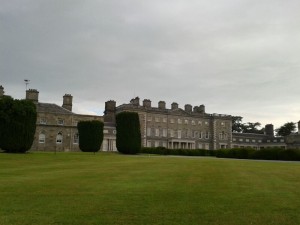 Viel Grün und ehrwürdige Gemäuer: So stellt man sich Irland vor