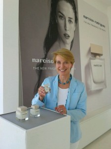 Susanne Stoll testet den Duft