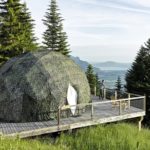 Whitepod_S_man_on_terrasse_close_up