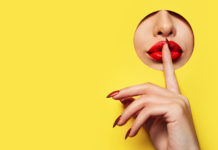 Setzen Sie ein Statement zum Tag des Lippenstifts Am 29. Juli ist Tag des Lippenstifts. Foto: Shutterstock/Ekaterina Jurkova