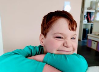 Kleine Kinder – ganz groß Quatschmacher Gerrit bei seiner Lieblingsbeschäftigung: Alle um den Finger wickeln. Foto: Privat/BVKH