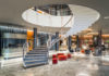 Das SAS Royal Hotel, heute das Radisson Collection Royal Hotel, Copenhagen, ist ein von Jacobsen entworfenes Gesamtkunstwerk.
