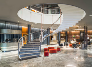 Das erste Designhotel der Welt Das SAS Royal Hotel, heute das Radisson Collection Royal Hotel, Copenhagen, ist ein von Jacobsen entworfenes Gesamtkunstwerk.