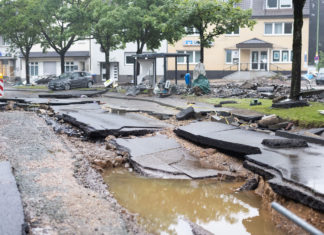Flutkatastrophe: Reviderm ruft zur Spendenaktion auf Wie hier in Stolberg hat das Hochwasser in vielen Städten und Gemeinden seine Spuren hinterlassen. Foto: Marcel Kusch