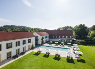 Yoga für bedrohte Tiere Gräflicher Park