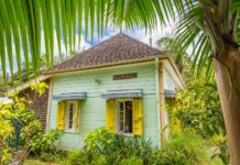 Tropisches Paradies: La Réunion traditionelles-haus-im-tropenwald
