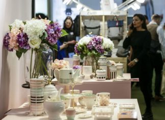 Messe Frankfurt sagt Konsumgütermessen ab pastellfarbenes-teeservice-auf-einem-tisch