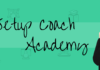 Jessica Hilberath vor dem Logo der Setup coach Academy