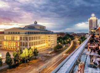 Von der Dachterasse des Felix hat man einen wundervollen Blick auf den Augustusplatz. © Philipp Kirschner