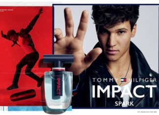 Parfumflacon in der Mitte einer Werbeanzeige mit Sänger Wincent Weiss