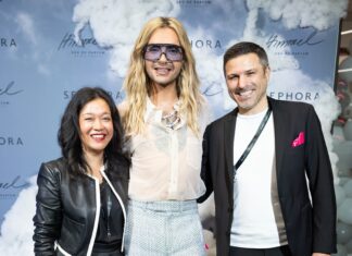 Bill Kaulitz und SEPHORA feiern Launch von „Himmel“ Eine Frau und zwei Männer stehen nebeneinander.