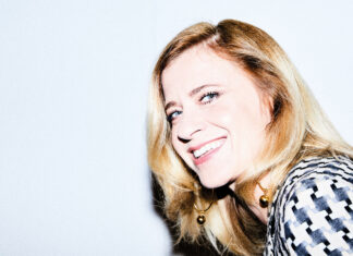 Caroline Peters: Ich würde früher anfangen zu schreiben