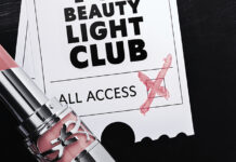 YSL Beauté beim Superbloom Festival in München Ticket Beauty Light Club mit YSL Lippenstift im Vordergrund