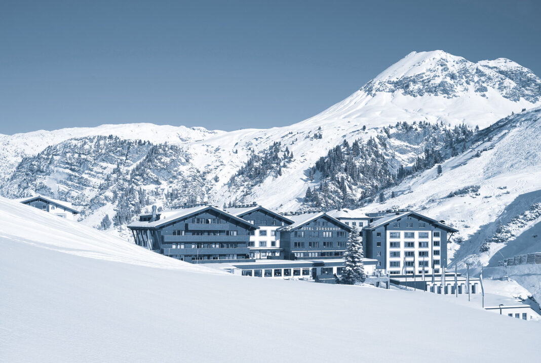 Die Hotelanlage Grand Resort Züserhof in alpiner Winterlandschaft