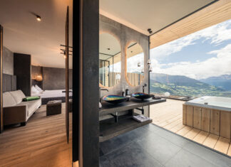 30 Jahre Belvita Leading Wellnesshotels Südtirol Luxuriöse Suite mit Panorama-Balkon