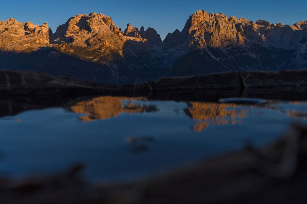 csm_Dolomiti_di_Brenta_tramonto_413622f011 Gipfel der Dolomiten von der Abendsonne beschienen