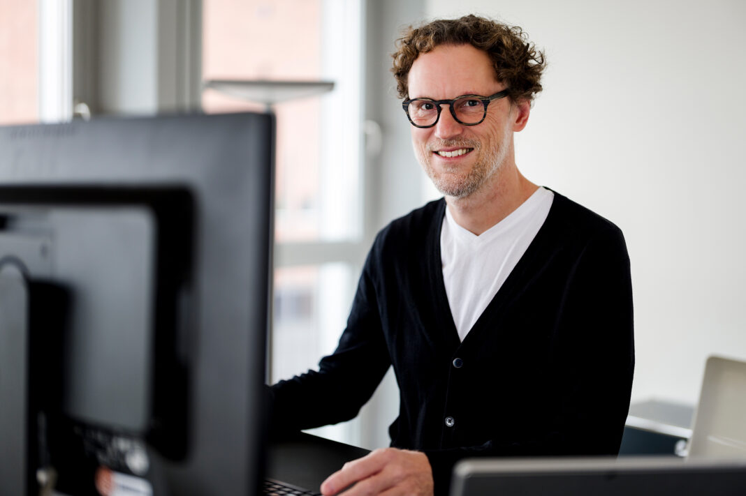 Portrait_Marek-Andryszak_C-FrogfisherPhotographer-(4)