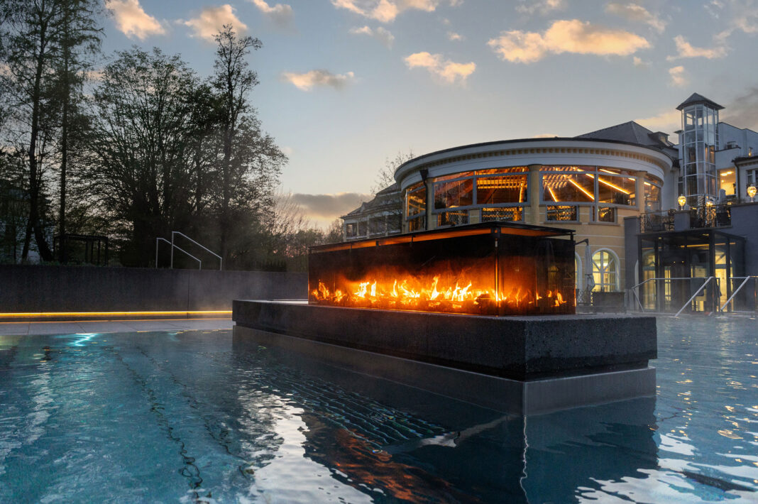 Außenpool-C-Spahotel-Der-Sonnenhof