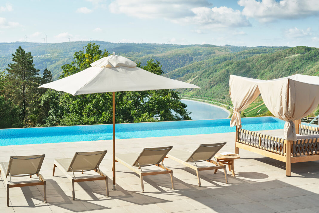 hotel-jakobsberg-boppard-pool-01