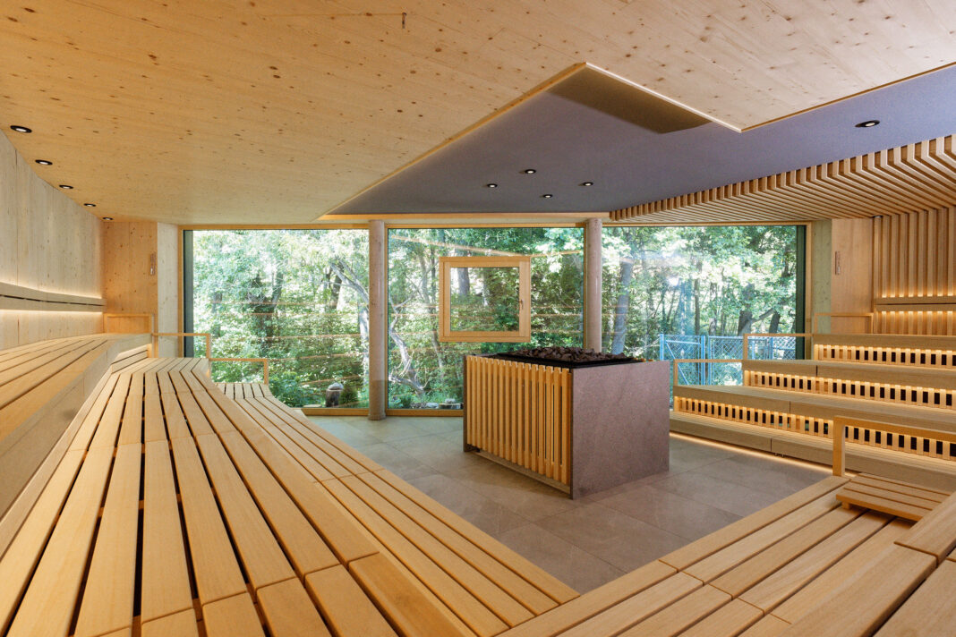 Quell-Sauna_(c)Heilthermen-Resort-Bad-Waltersdorf_Heldentheater-(9)